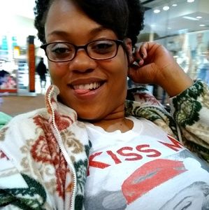 Meet your Posher, Regina